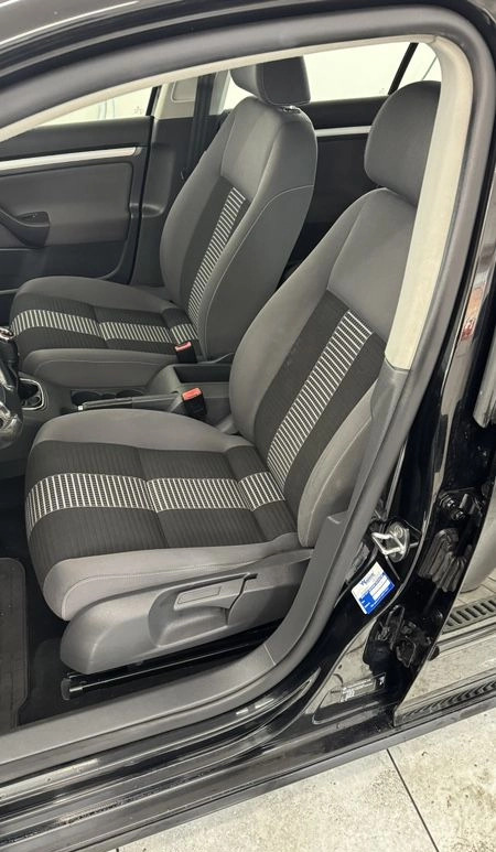 Volkswagen Golf cena 18900 przebieg: 154300, rok produkcji 2009 z Sieradz małe 211